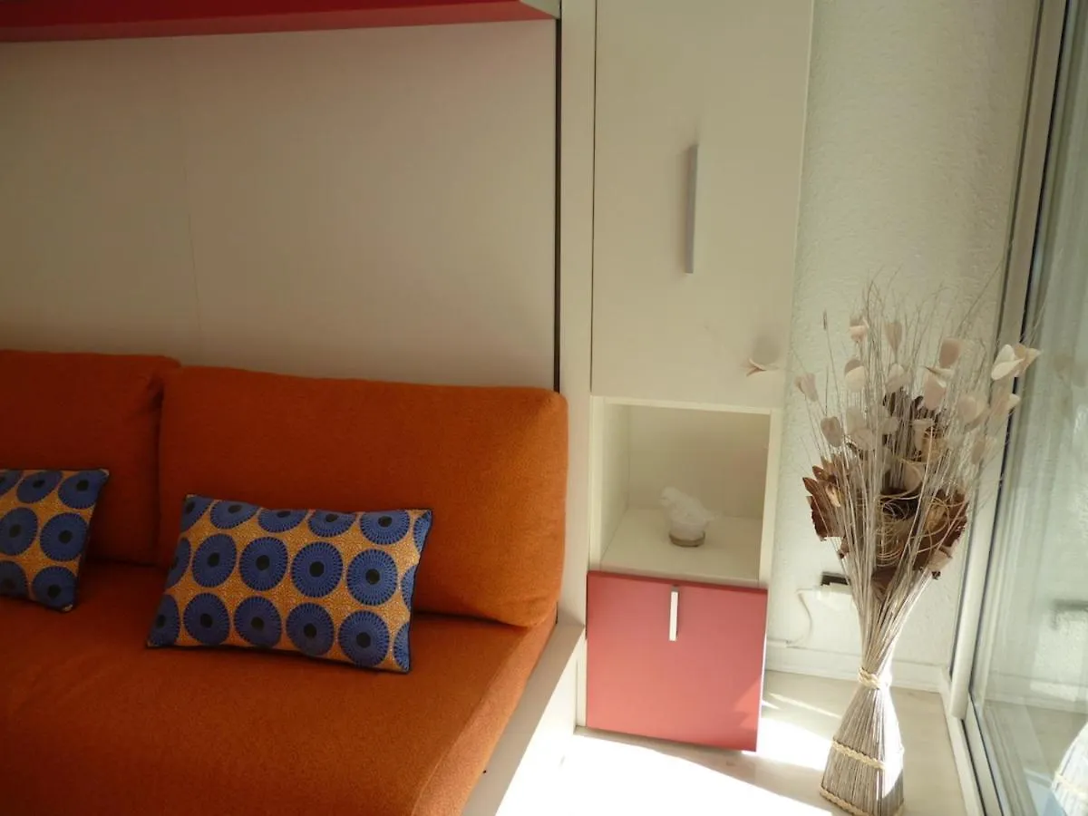 Studio Lumineux Avec Belle Terrasse Sur Espaces Verts, 100M Plage Carnac Lägenhet