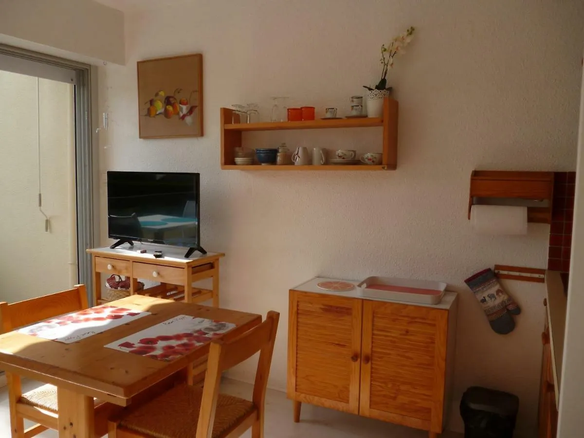 Studio Lumineux Avec Belle Terrasse Sur Espaces Verts, 100M Plage Carnac 0*,  Frankrike